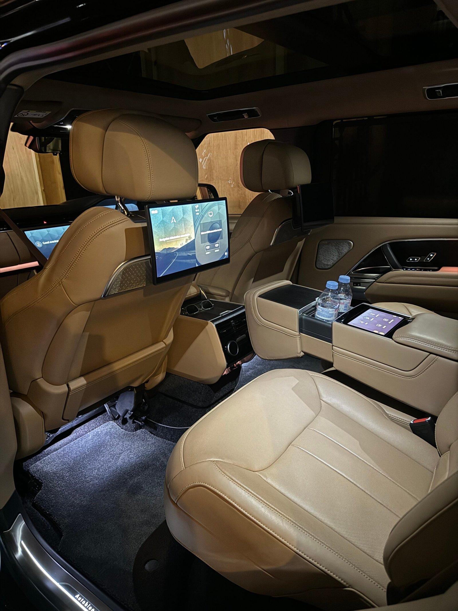 Range-Rover-inside-3